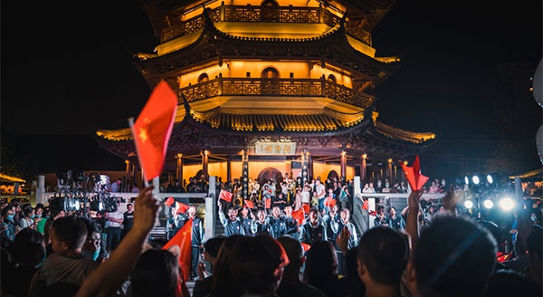 燃！快閃唱響《我和我的祖國》，國慶小長假樂游里運河！